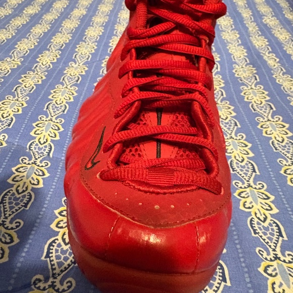 Nike Foamposite shoes. - Picture 2 of 5